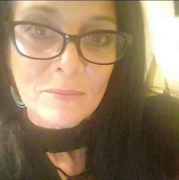 Meet your Posher, Maria - Picture 1 of 2